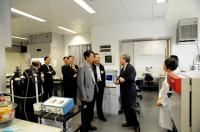 The two Academicians visit the Core Laboratories of our School